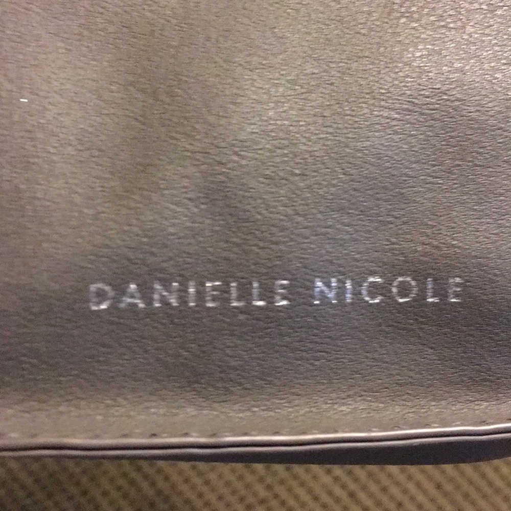 Danielle Nicole Cross Body Bag - Picture 7 of 8